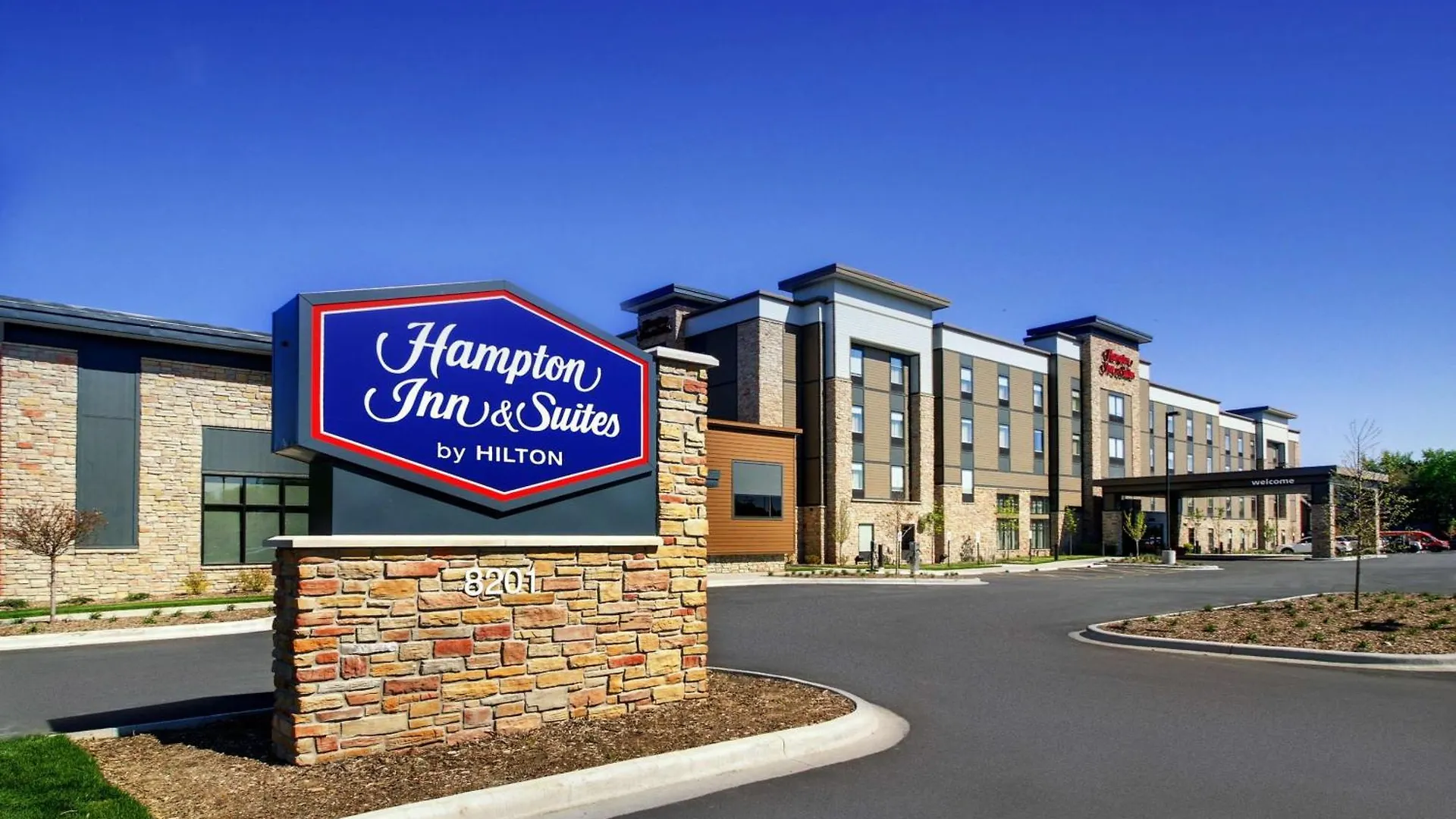 7 Business Hotels Near Kosciuszko Park for Your Milwaukee Work Trip