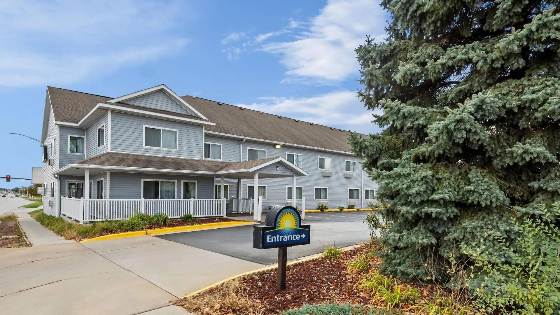 5 Top 3-Star Hotels Near Peterson Pits Recreation Area Ames